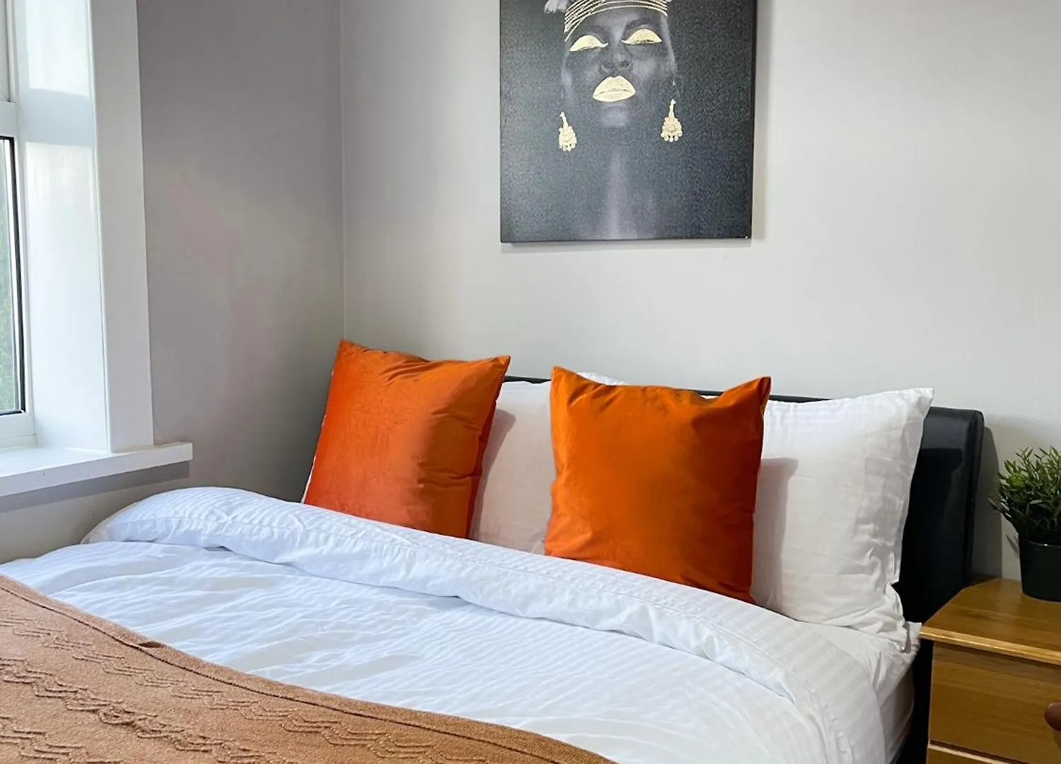 3 Bed House - Free Parking - 10 Minutes To City Centre - Perfect For Families, Contractors And Relocators York